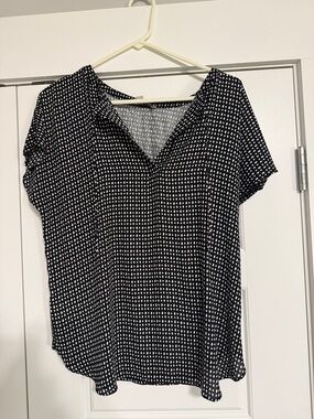 LOFT Black Short Sleeve V-Neck Dot Print Blouse